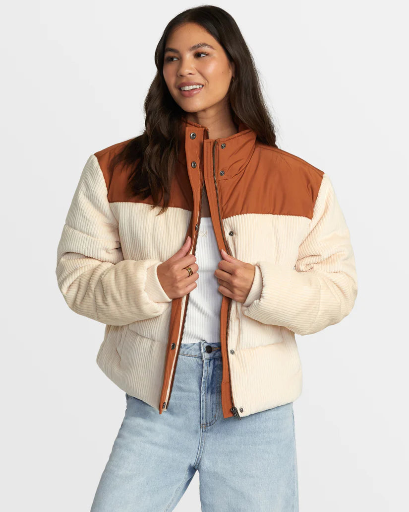 RVCA EEZEH PEAASY PUFFER - MOCHA BISQUE